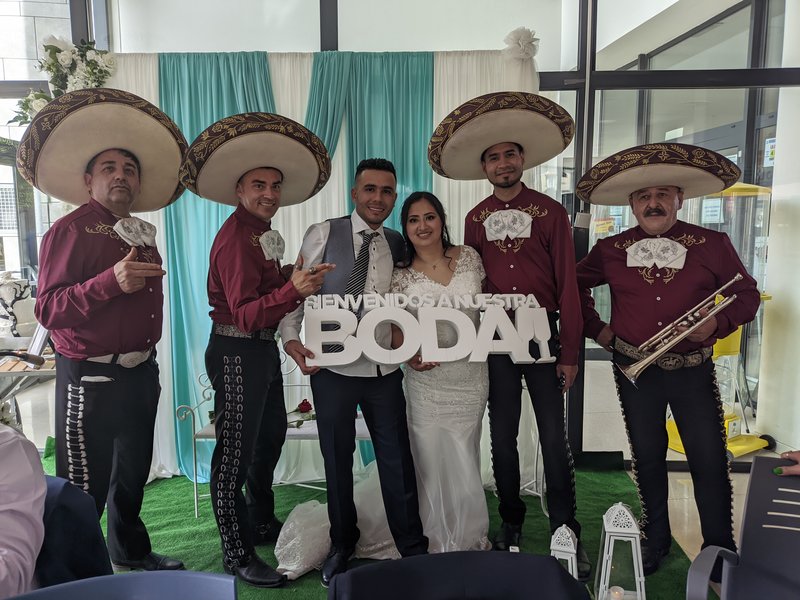 Mariachis en Valencia de Tito Ruiz