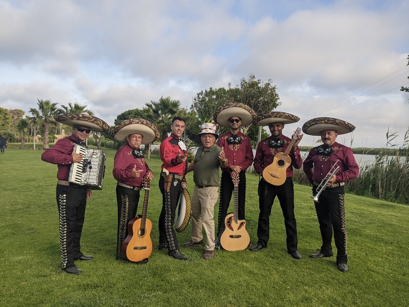 Mariachis en Valencia de Tito Ruiz