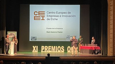 CEEI Elche entrega el premio Empresa al pastelero Ral Asencio en los XI Premios Onda Cero Elche - Comarcas del Vinalop
