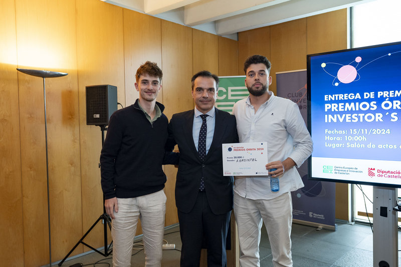 Máximo Bourdette, de Agrointel, recoge el premio