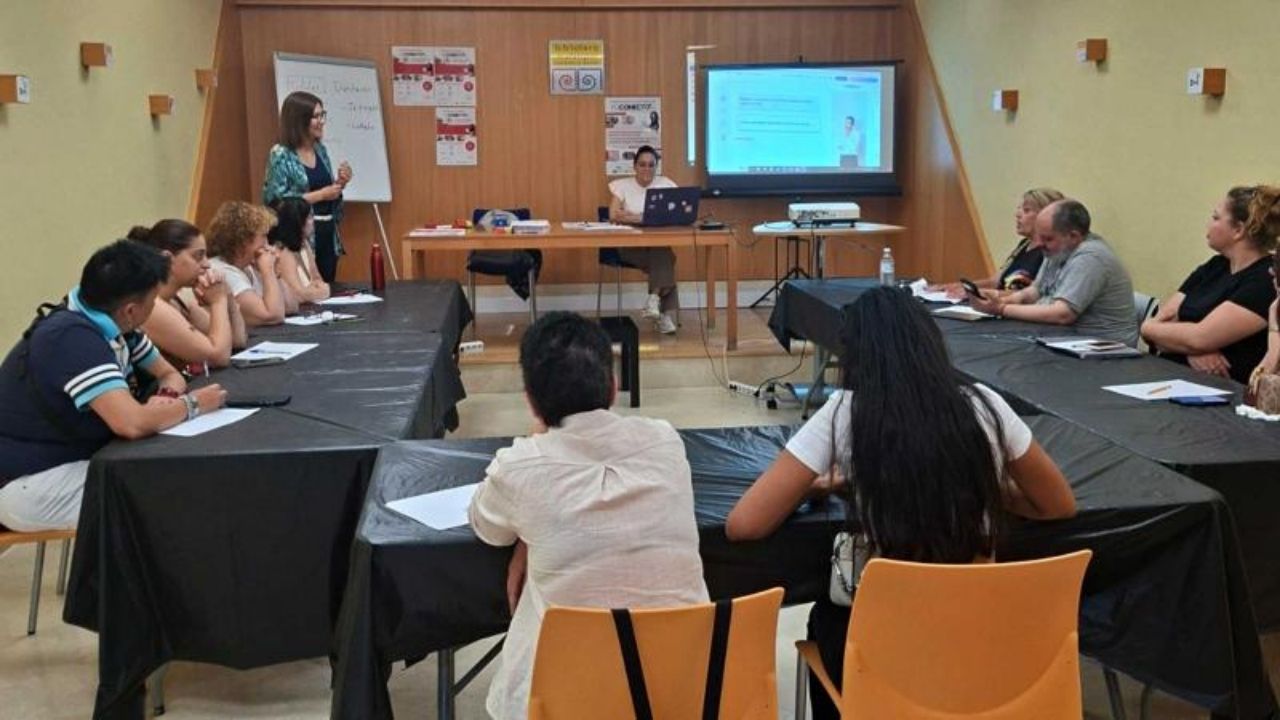 Finalizan en Benidorm los talleres para mejorar las competencias digitales de personas sin empleo