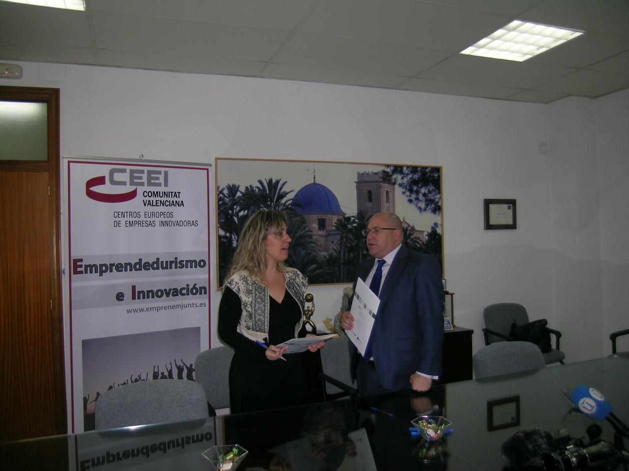 D�a. Sandra Torrighelli y D. Enrique Mart�n