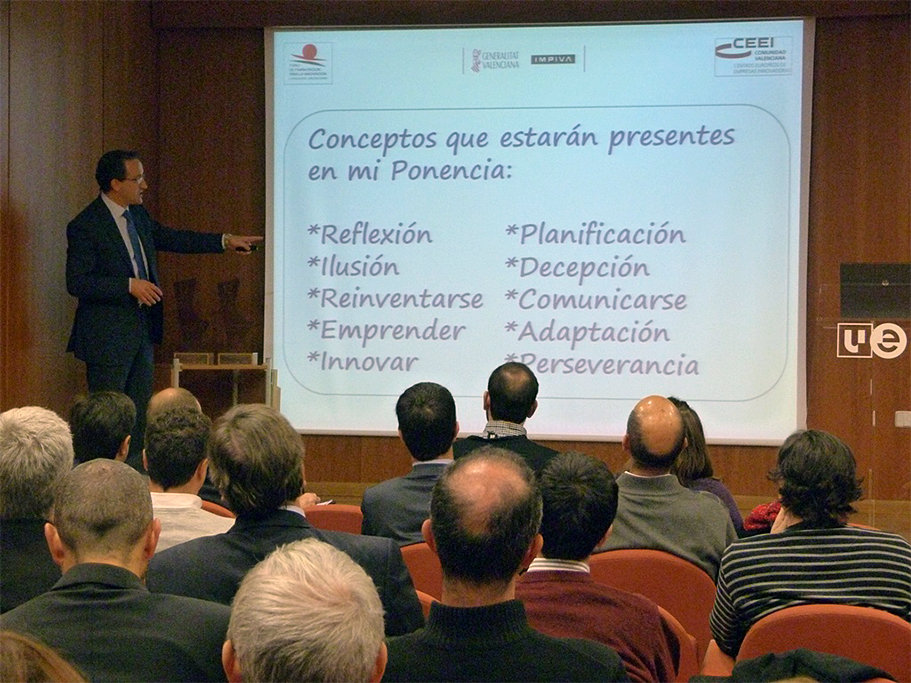 Luis Ignacio Fernández Irigoyen, durante su ponencia en el Foro de Financiación a la Innovación 2012