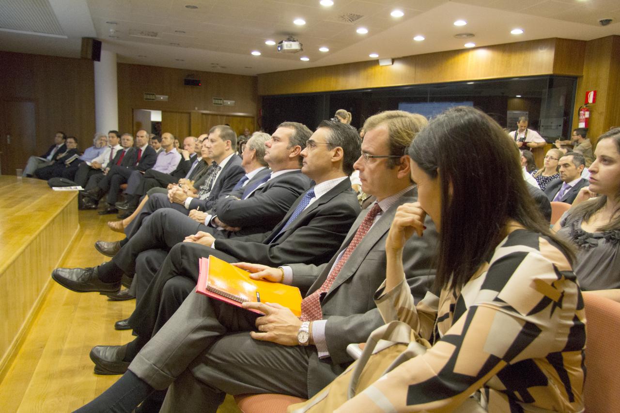 Autoridades y patrocinadores en la presentación del DPECV2013