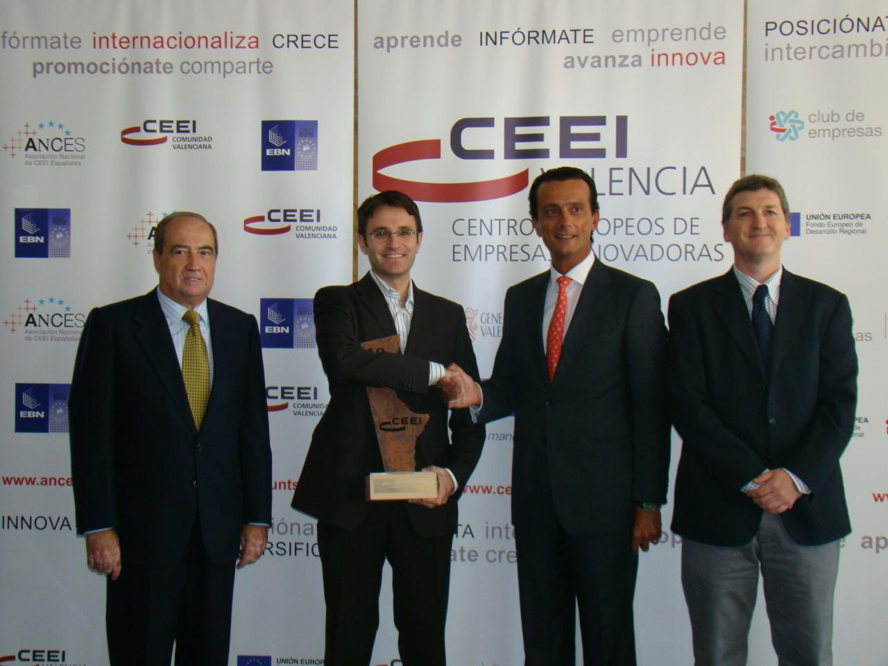 Jess Casanova Dir. CEEI Valencia, Daniel Moragues Director Impiva, Carlos Navarro Presidente CEEI Valencia con Javier Lpez de Ingenia Telecom